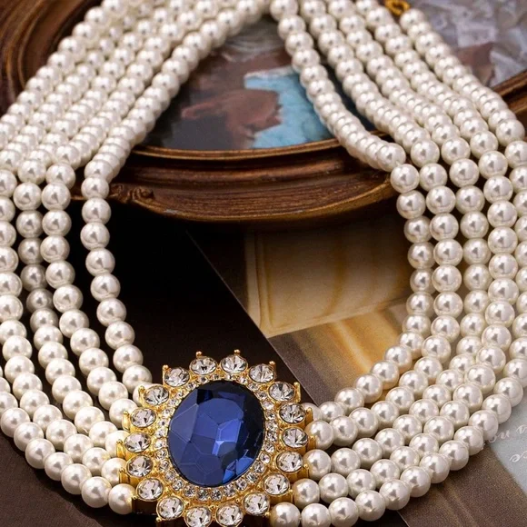 Vintage Elegant Luxurious  Gold Plated Rhinestone Faux Pearl Beaded Necklace - Picture 2 of 5